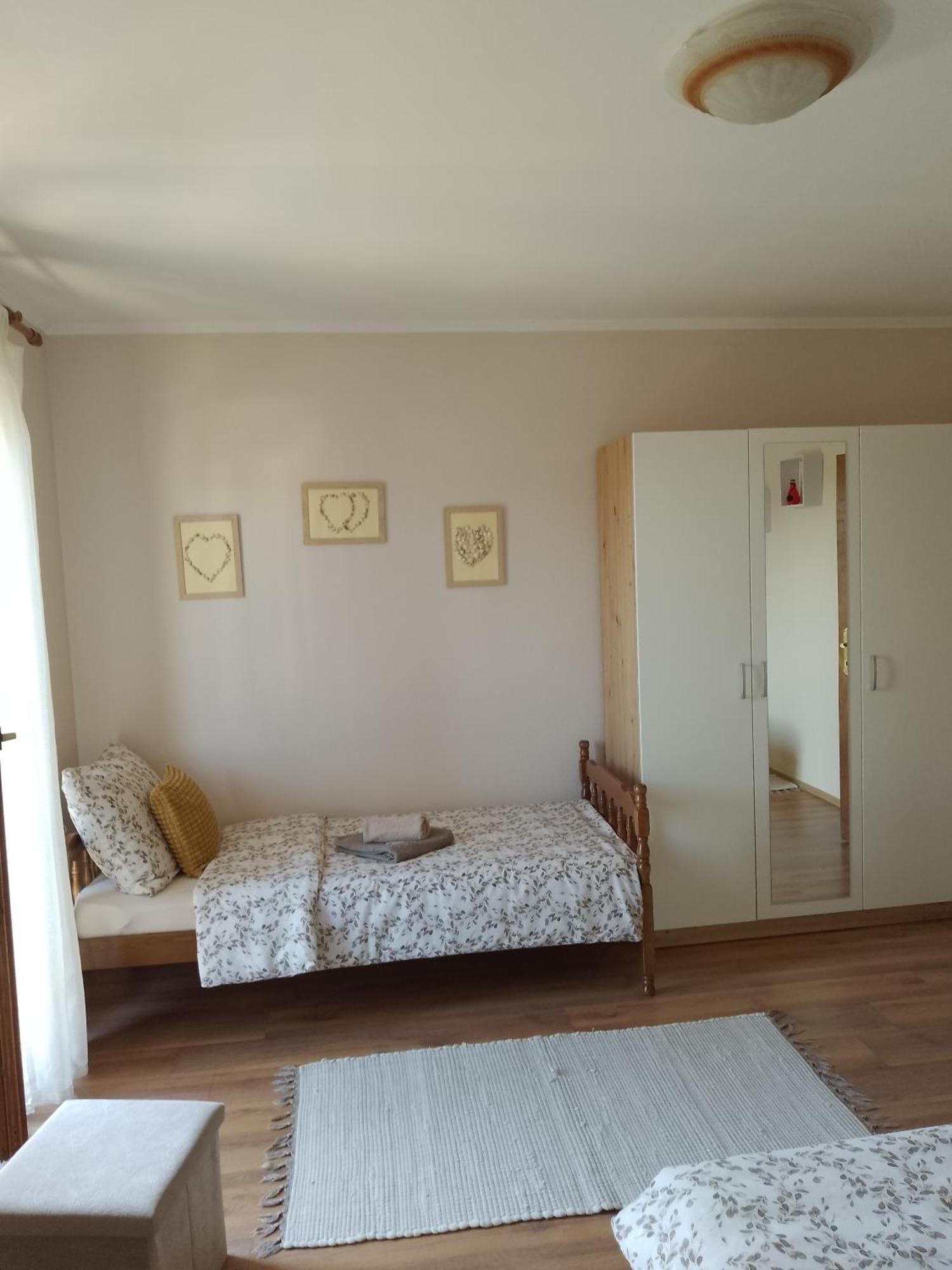 Apartman Bepo Госпич Экстерьер фото